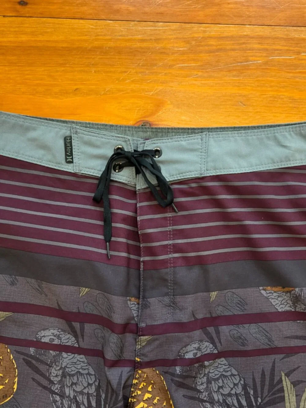 Men's Hurley Phantom Board Shorts 34 Maroon Gray Stripe Performance Pineapple